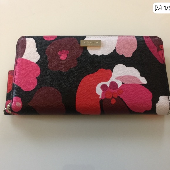 kate spade Handbags - KATE SPADE Neda Wallet